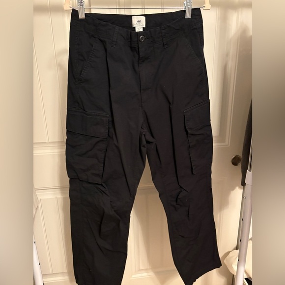 H&M Black Cargo Pants size 30 waist - Picture 1 of 3